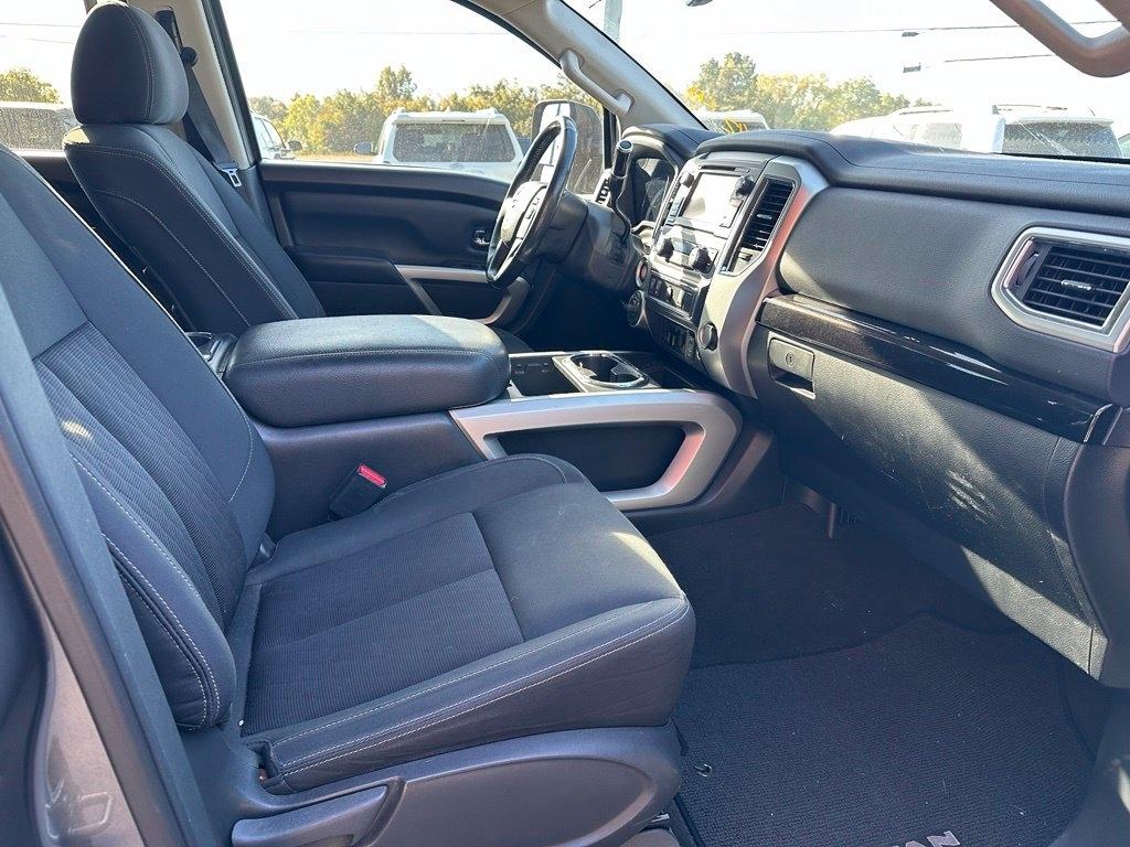 Nissan Titan XD 4x4 Gas Crew Cab SV 2018