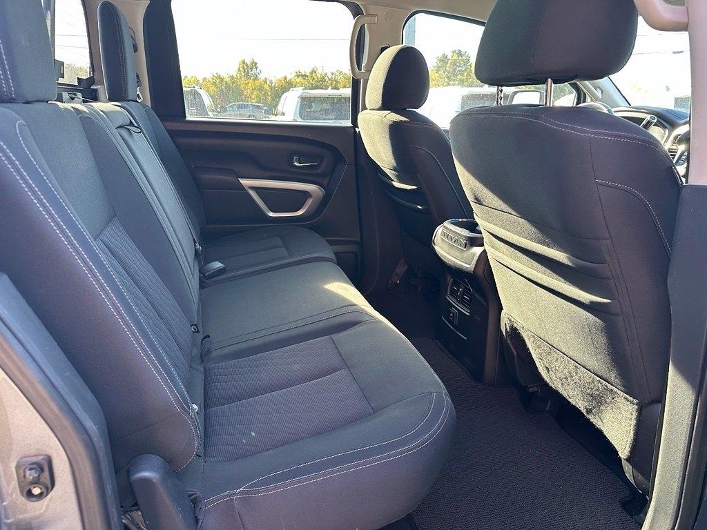 Nissan Titan XD 4x4 Gas Crew Cab SV 2018