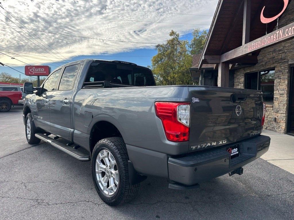 Nissan Titan XD 4x4 Gas Crew Cab SV 2018