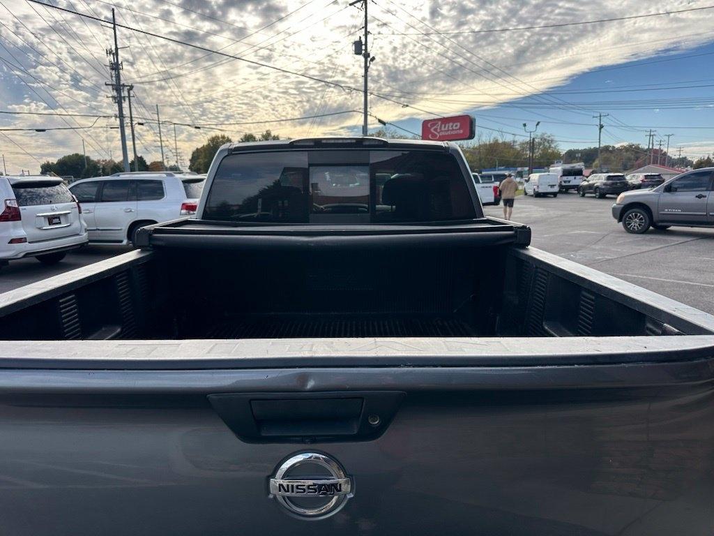 Nissan Titan XD 4x4 Gas Crew Cab SV 2018