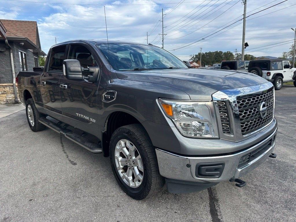 Nissan Titan XD 4x4 Gas Crew Cab SV 2018