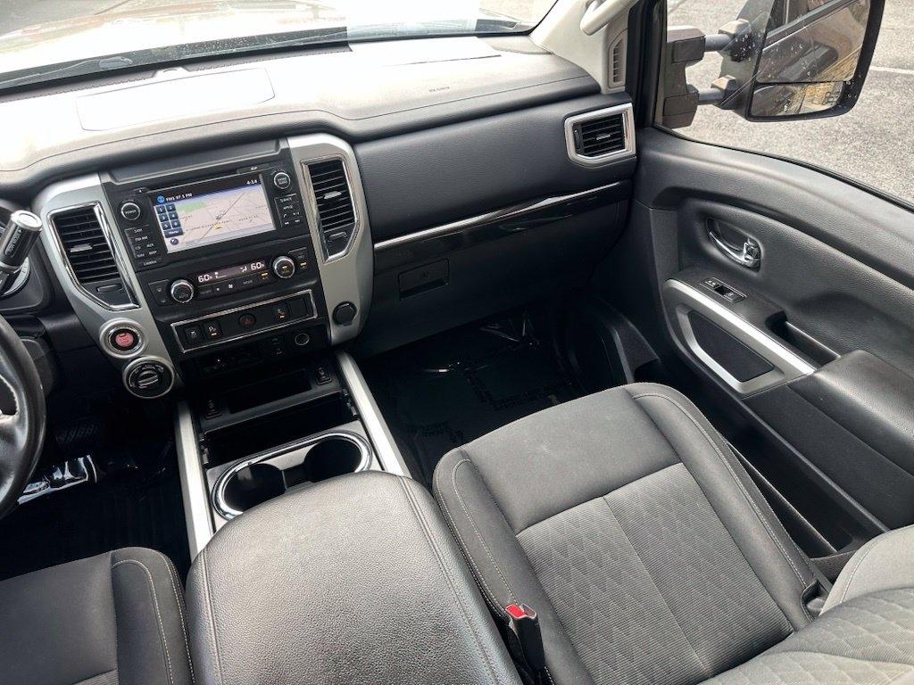 Nissan Titan XD 4x4 Gas Crew Cab SV 2018