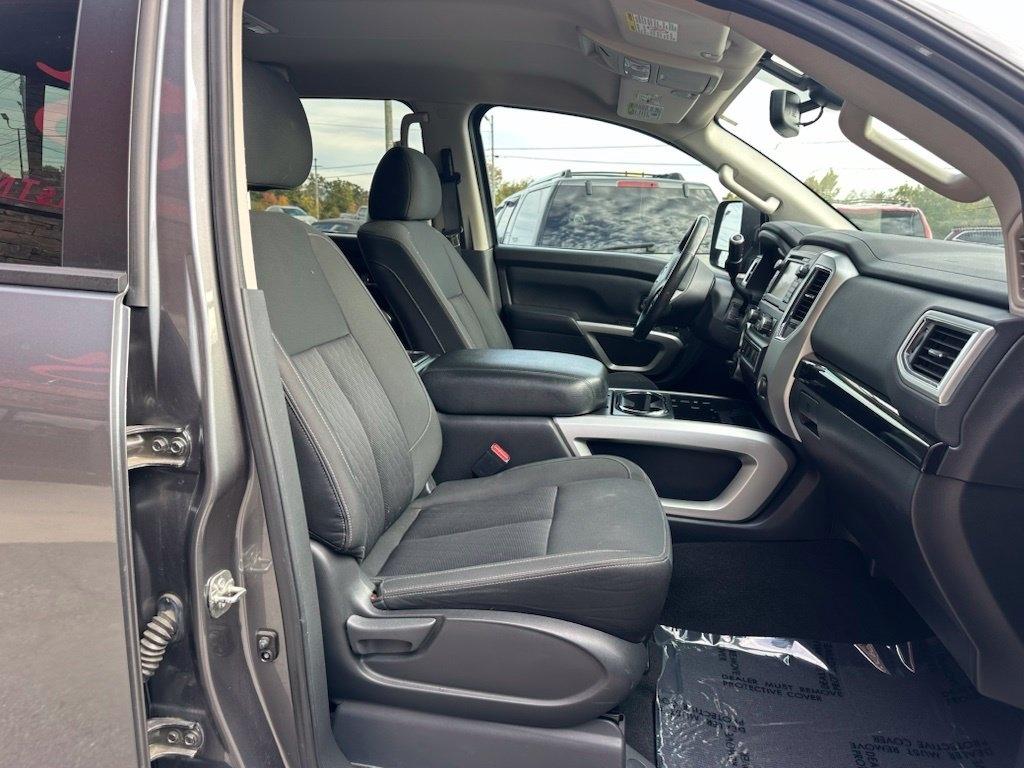 Nissan Titan XD 4x4 Gas Crew Cab SV 2018