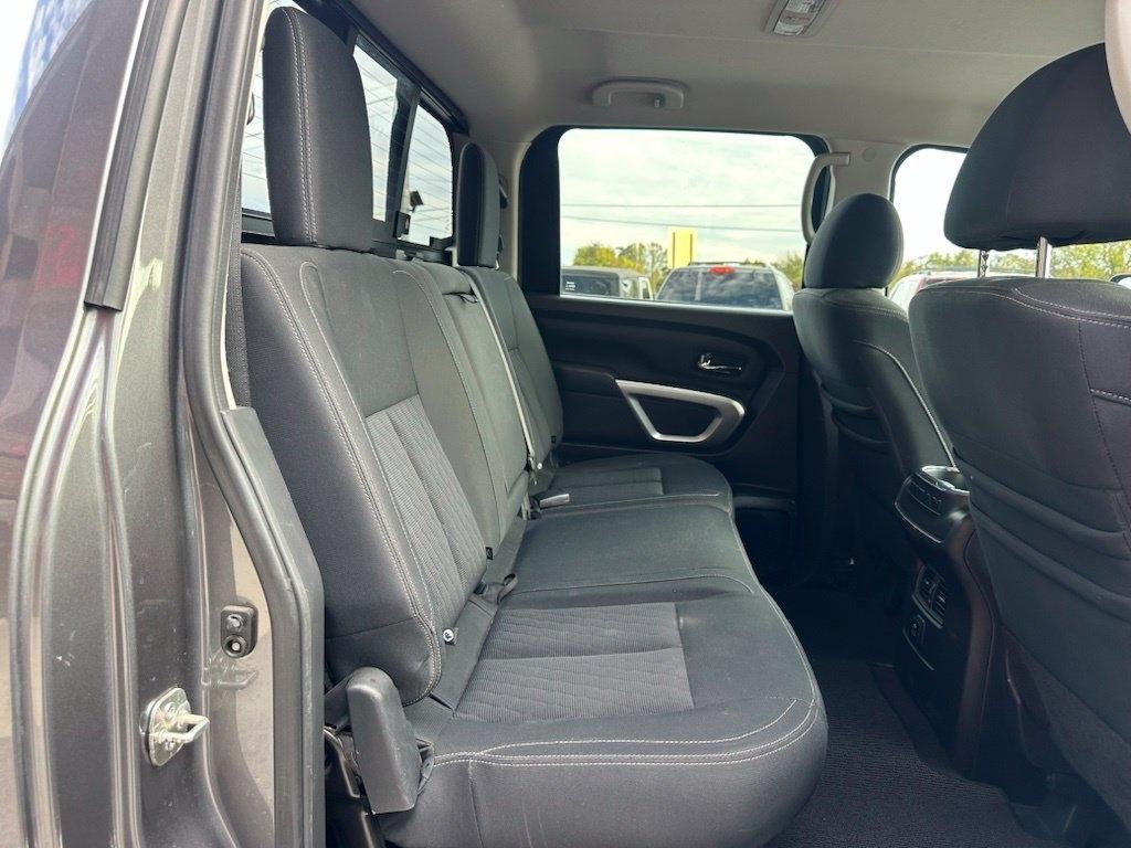 Nissan Titan XD 4x4 Gas Crew Cab SV 2018