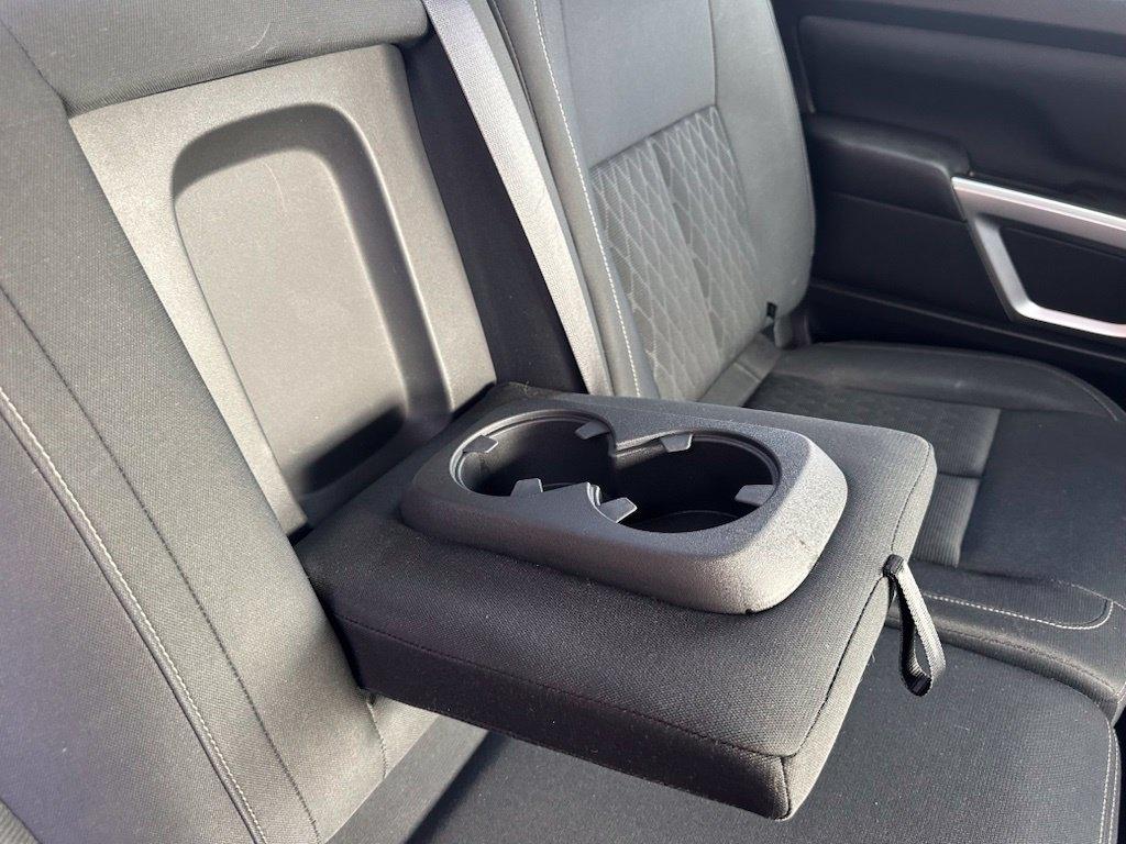 Nissan Titan XD 4x4 Gas Crew Cab SV 2018