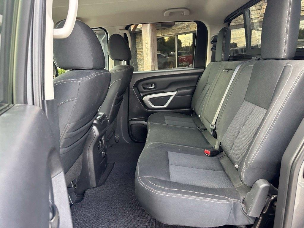 Nissan Titan XD 4x4 Gas Crew Cab SV 2018