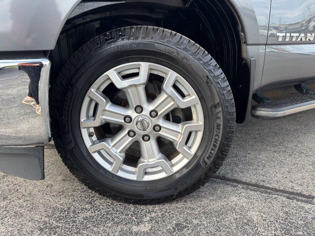 Nissan Titan XD 4x4 Gas Crew Cab SV 2018