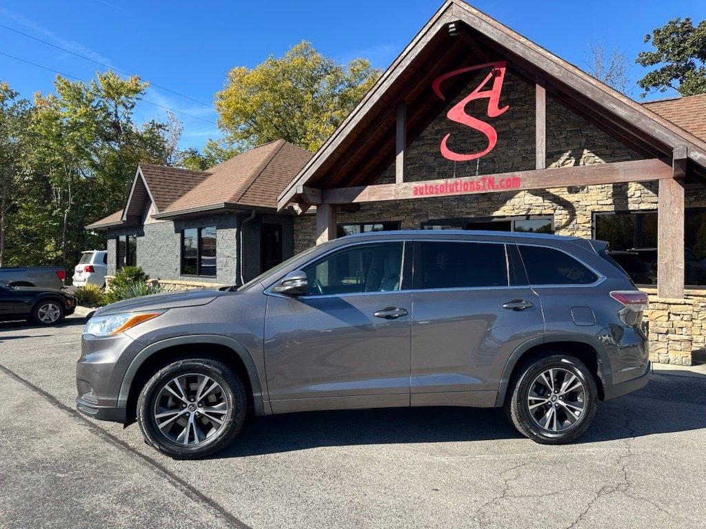 Toyota Highlander FWD 4dr V6 XLE (Natl) 2016
