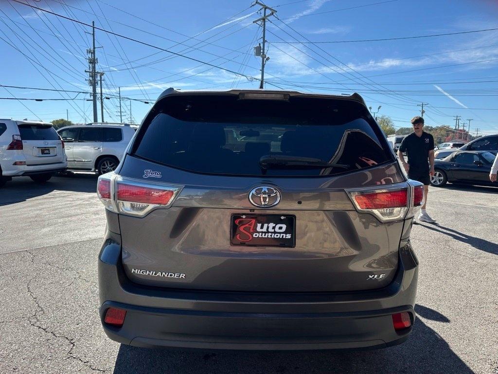 Toyota Highlander FWD 4dr V6 XLE (Natl) 2016