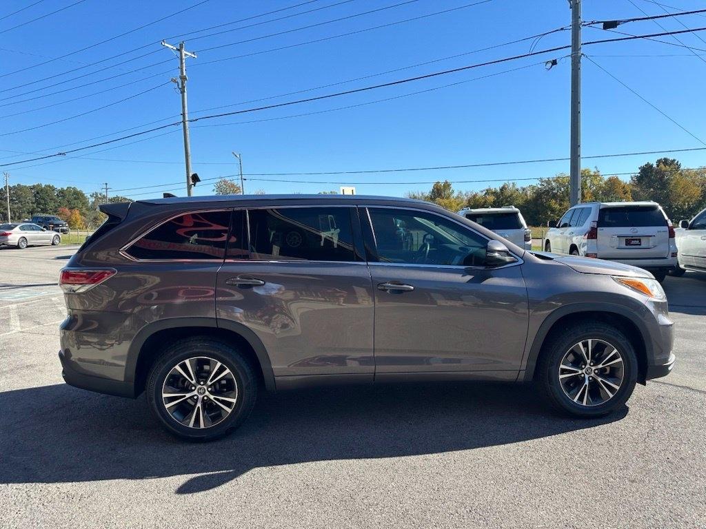 Toyota Highlander FWD 4dr V6 XLE (Natl) 2016