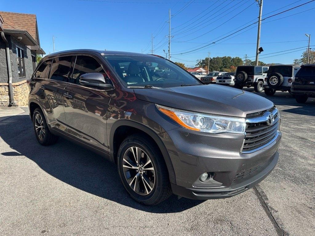 Toyota Highlander FWD 4dr V6 XLE (Natl) 2016