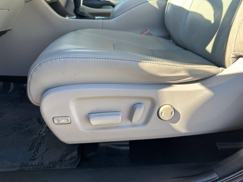 Toyota Highlander FWD 4dr V6 XLE (Natl) 2016