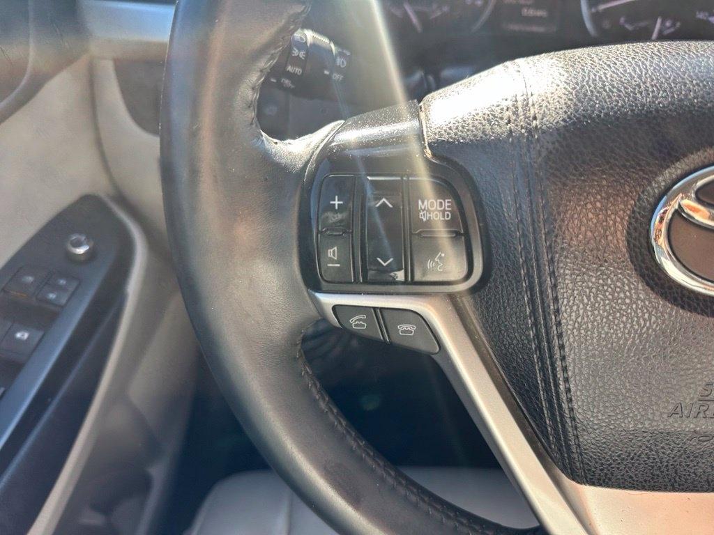 Toyota Highlander FWD 4dr V6 XLE (Natl) 2016