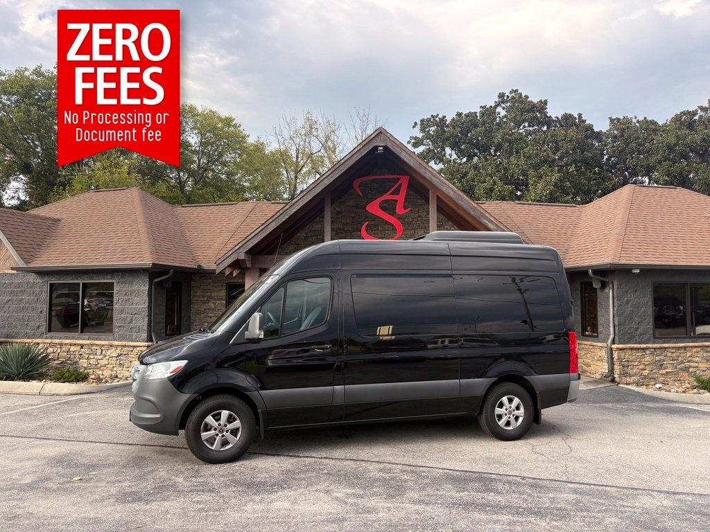 Mercedes-Benz Sprinter Passenger Van 2500 Standard Roof V6 144" RWD 2021