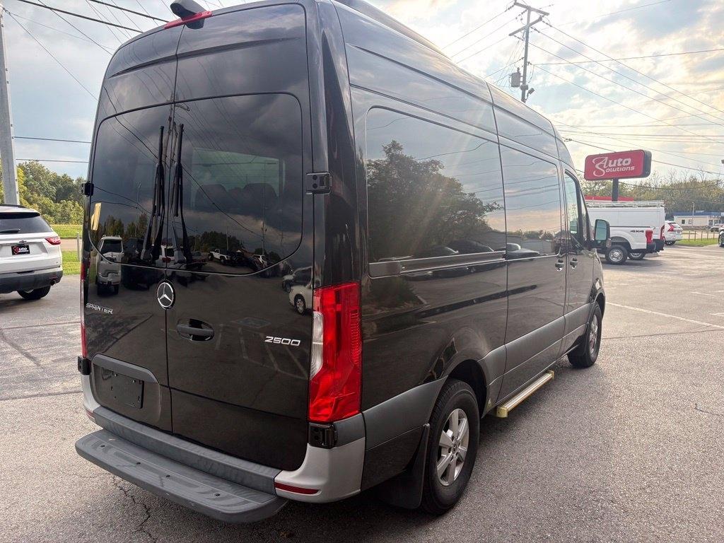 Mercedes-Benz Sprinter Passenger Van 2500 Standard Roof V6 144" RWD 2021