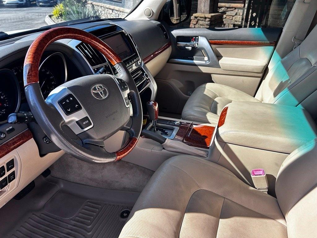 Toyota Land Cruiser 4dr 4WD (Natl) 2013