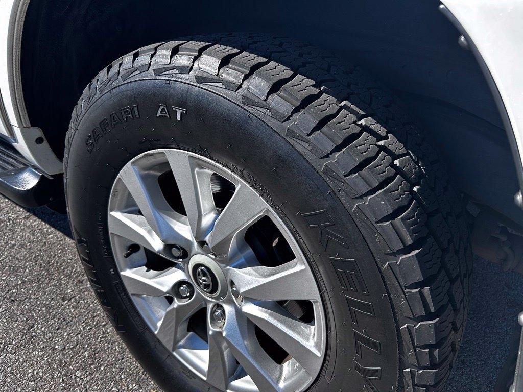 Toyota Land Cruiser 4dr 4WD (Natl) 2013