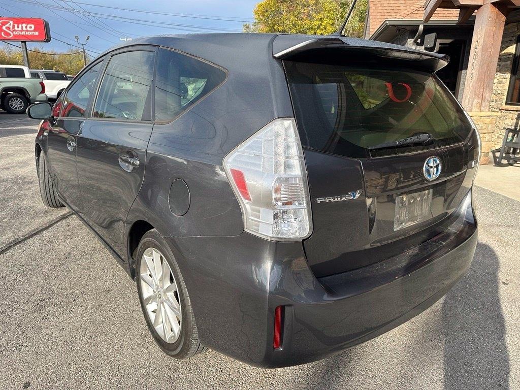 Toyota Prius V 5dr Wgn Three (Natl) 2013