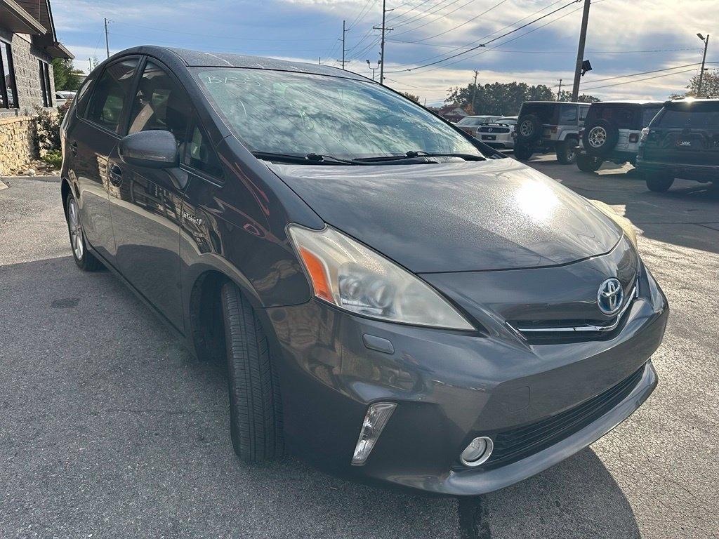 Toyota Prius V 5dr Wgn Three (Natl) 2013