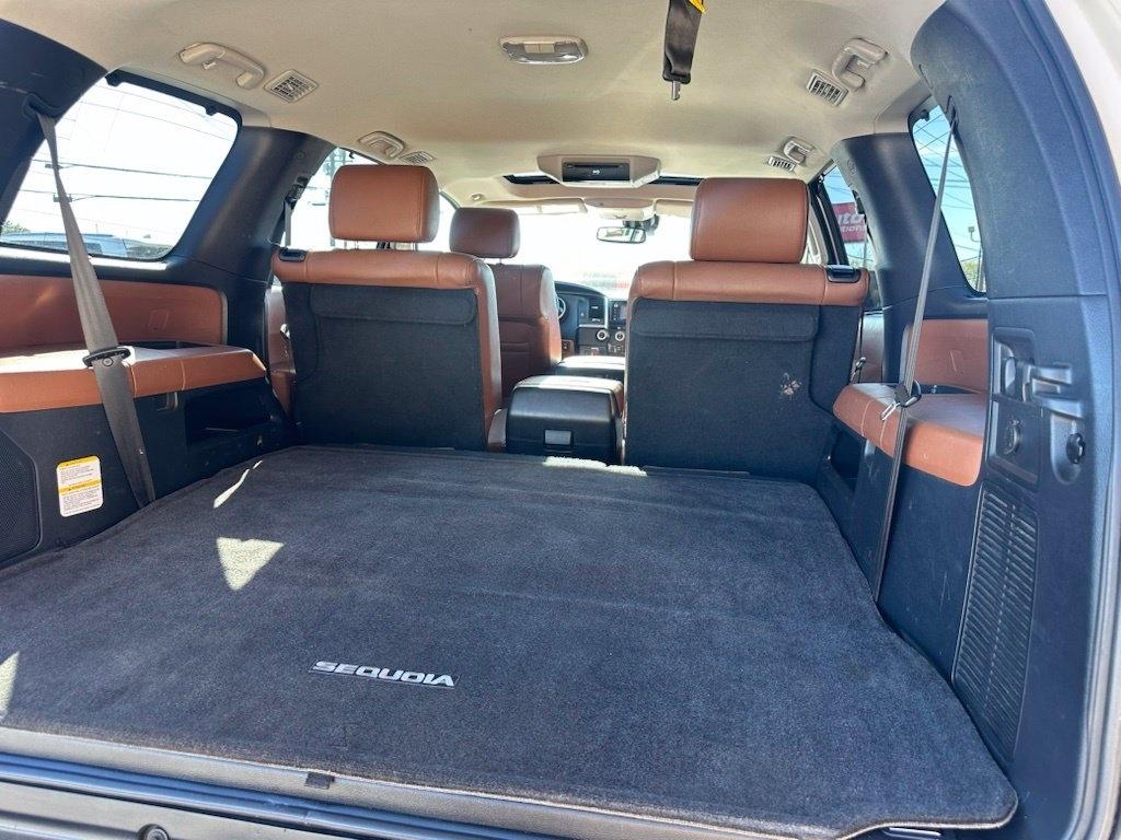 Toyota Sequoia Platinum RWD (Natl) 2018