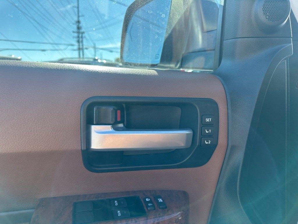 Toyota Sequoia Platinum RWD (Natl) 2018