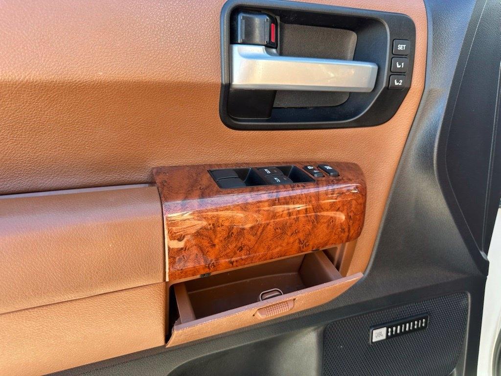 Toyota Sequoia Platinum RWD (Natl) 2018