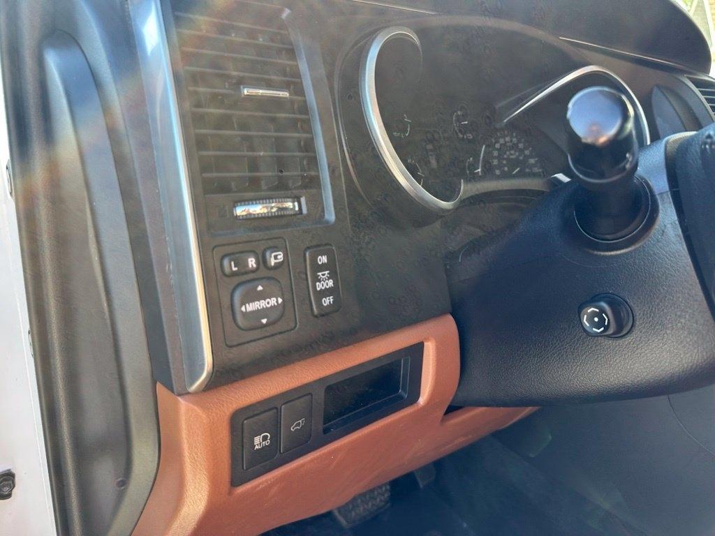 Toyota Sequoia Platinum RWD (Natl) 2018