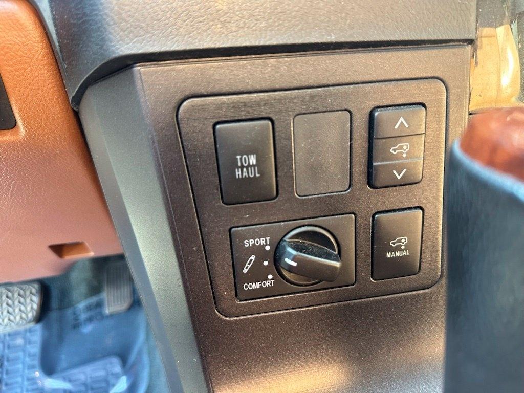 Toyota Sequoia Platinum RWD (Natl) 2018