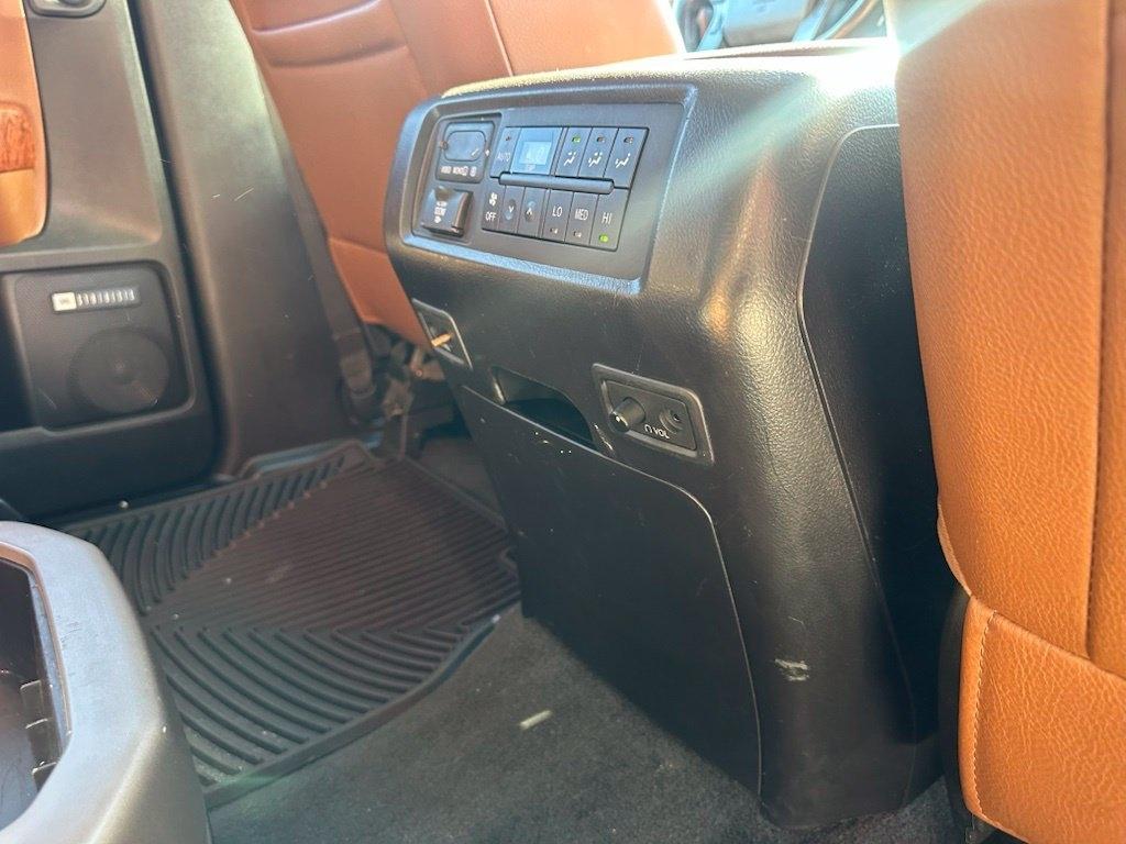 Toyota Sequoia Platinum RWD (Natl) 2018