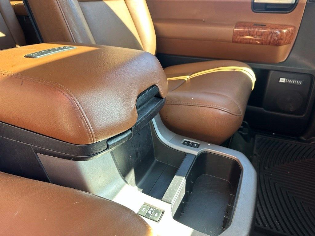 Toyota Sequoia Platinum RWD (Natl) 2018