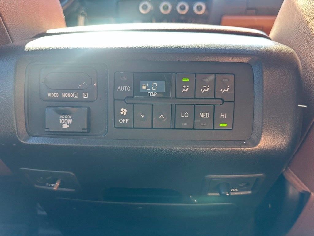 Toyota Sequoia Platinum RWD (Natl) 2018