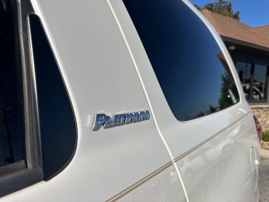 Toyota Sequoia Platinum RWD (Natl) 2018