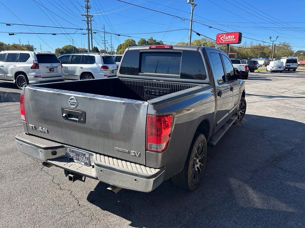 Nissan Titan 2WD Crew Cab SWB SV 2013