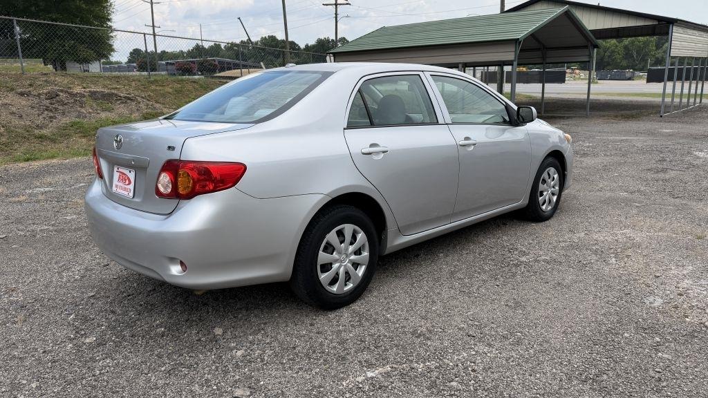 2010 Toyota Corolla LE - Photo 6
