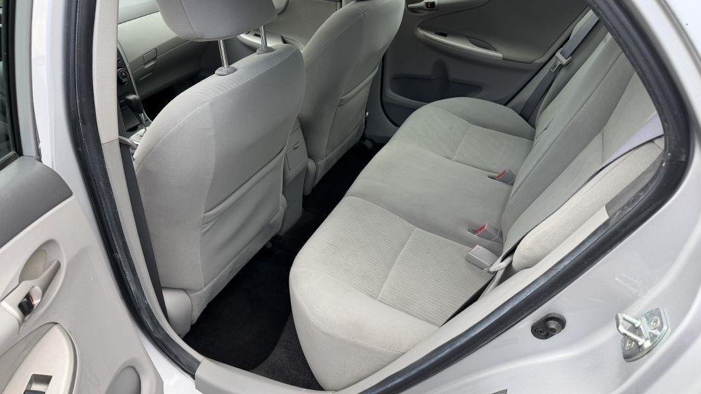 2010 Toyota Corolla LE - Photo 12