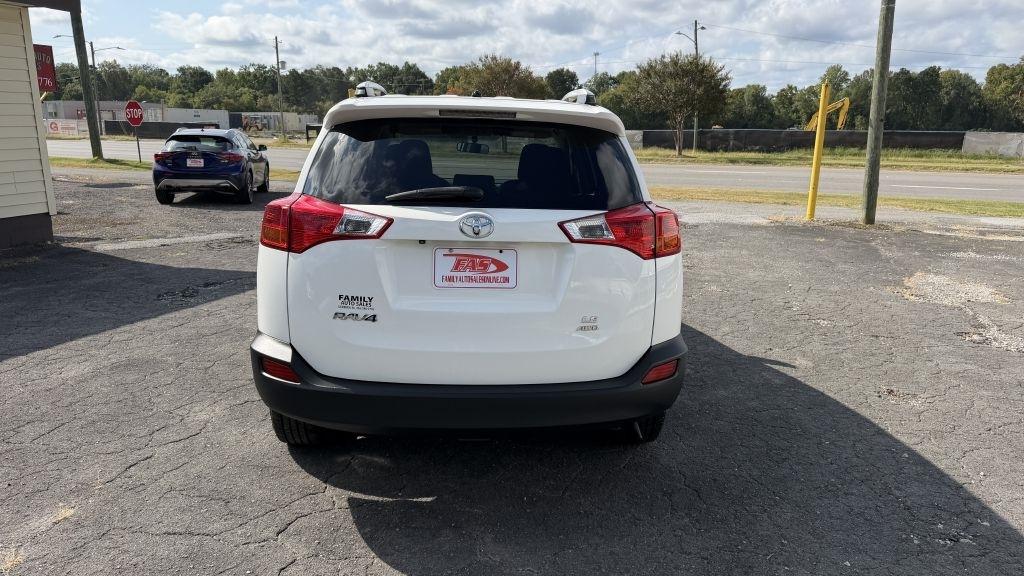 2014 Toyota RAV4 LE - Photo 7