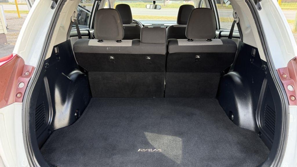2014 Toyota RAV4 LE - Photo 13