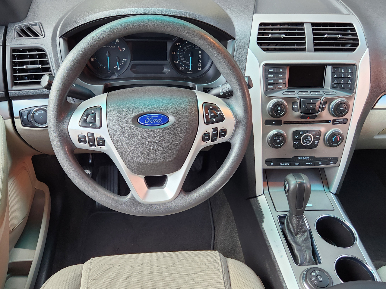 2013 Ford Explorer Base photo 5