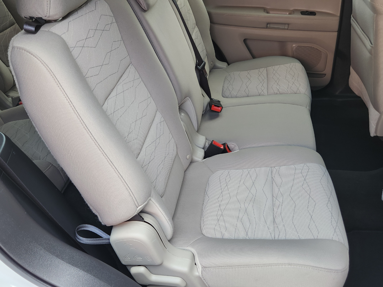 2013 Ford Explorer Base photo 9