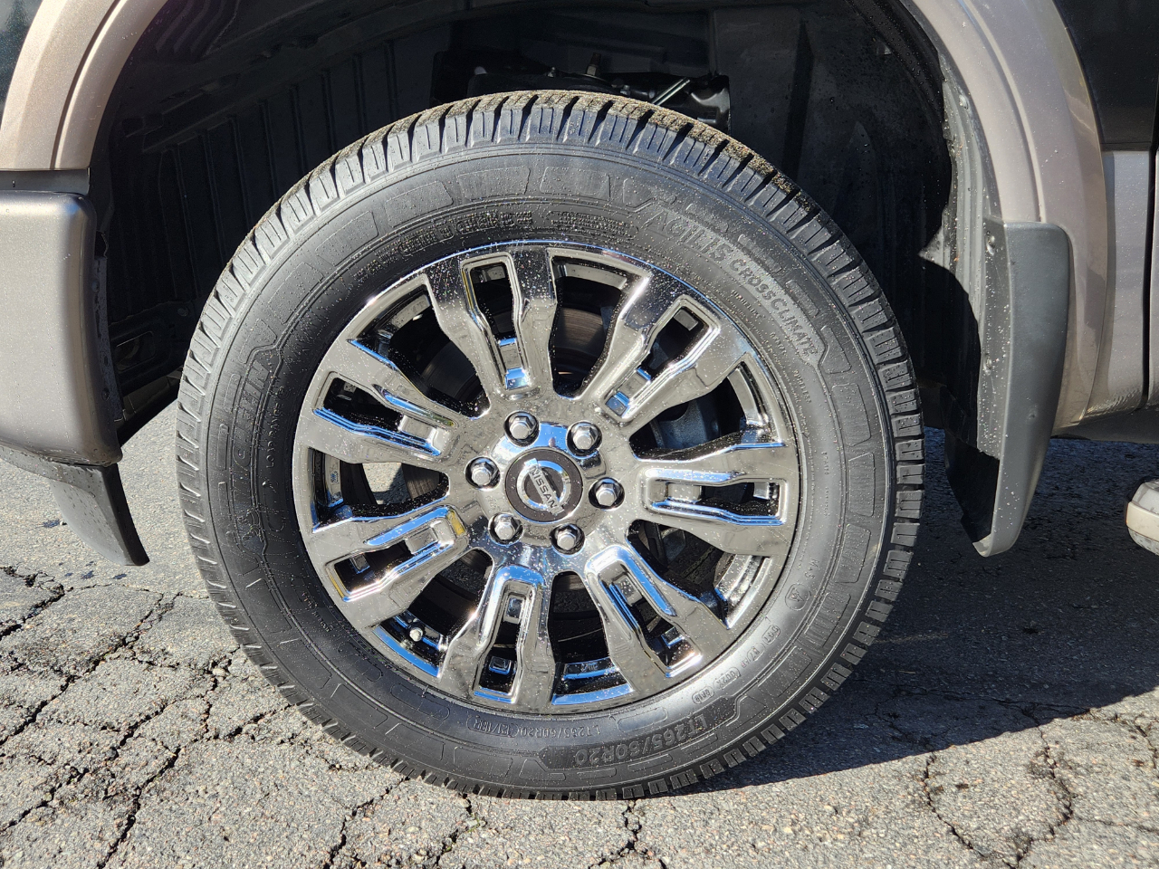 Nissan Titan XD 4WD Crew Cab Platinum Reserve Diesel 2016 Nissan Titan XD 4WD Crew Cab Platinum Reserve Diesel 2016