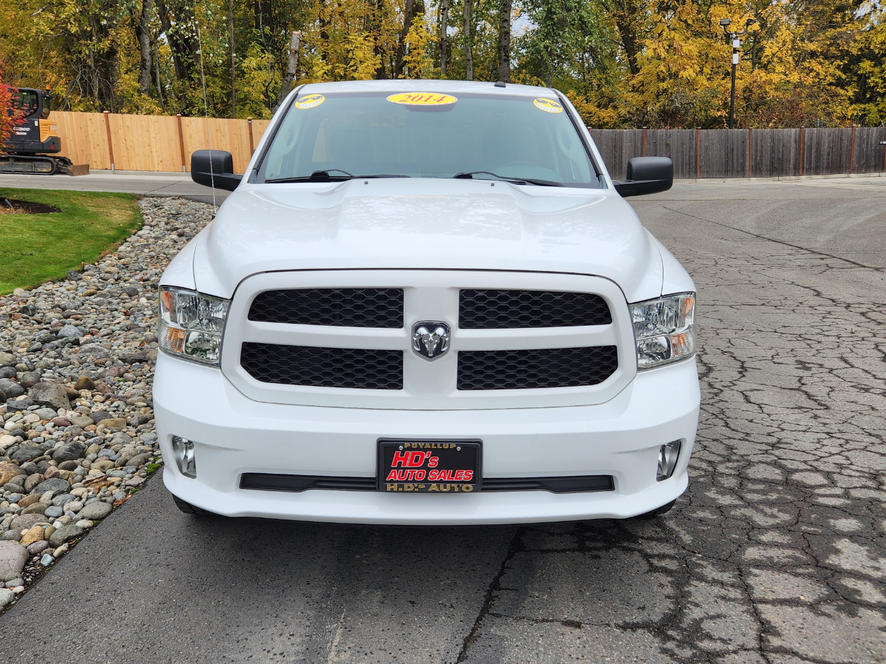 RAM 1500 2WD Reg Cab 120.5" Express 2014 RAM 1500 2WD Reg Cab 120.5" Express 2014