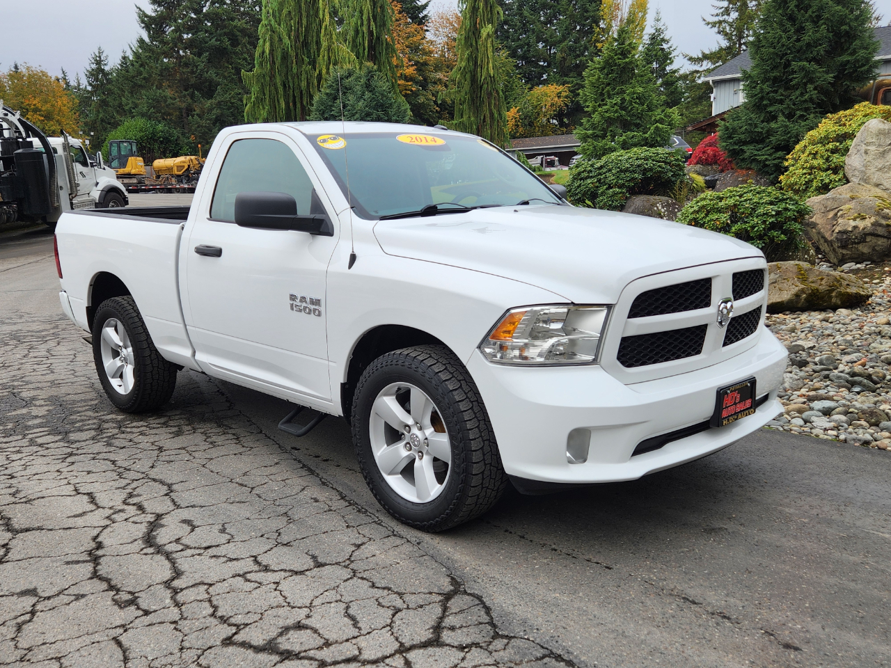 RAM 1500 2WD Reg Cab 120.5" Express 2014 RAM 1500 2WD Reg Cab 120.5" Express 2014