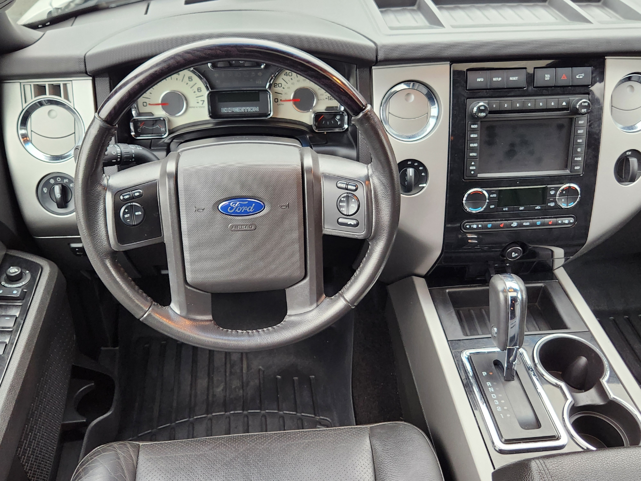 Ford Expedition EL 4WD 4dr Limited 2013