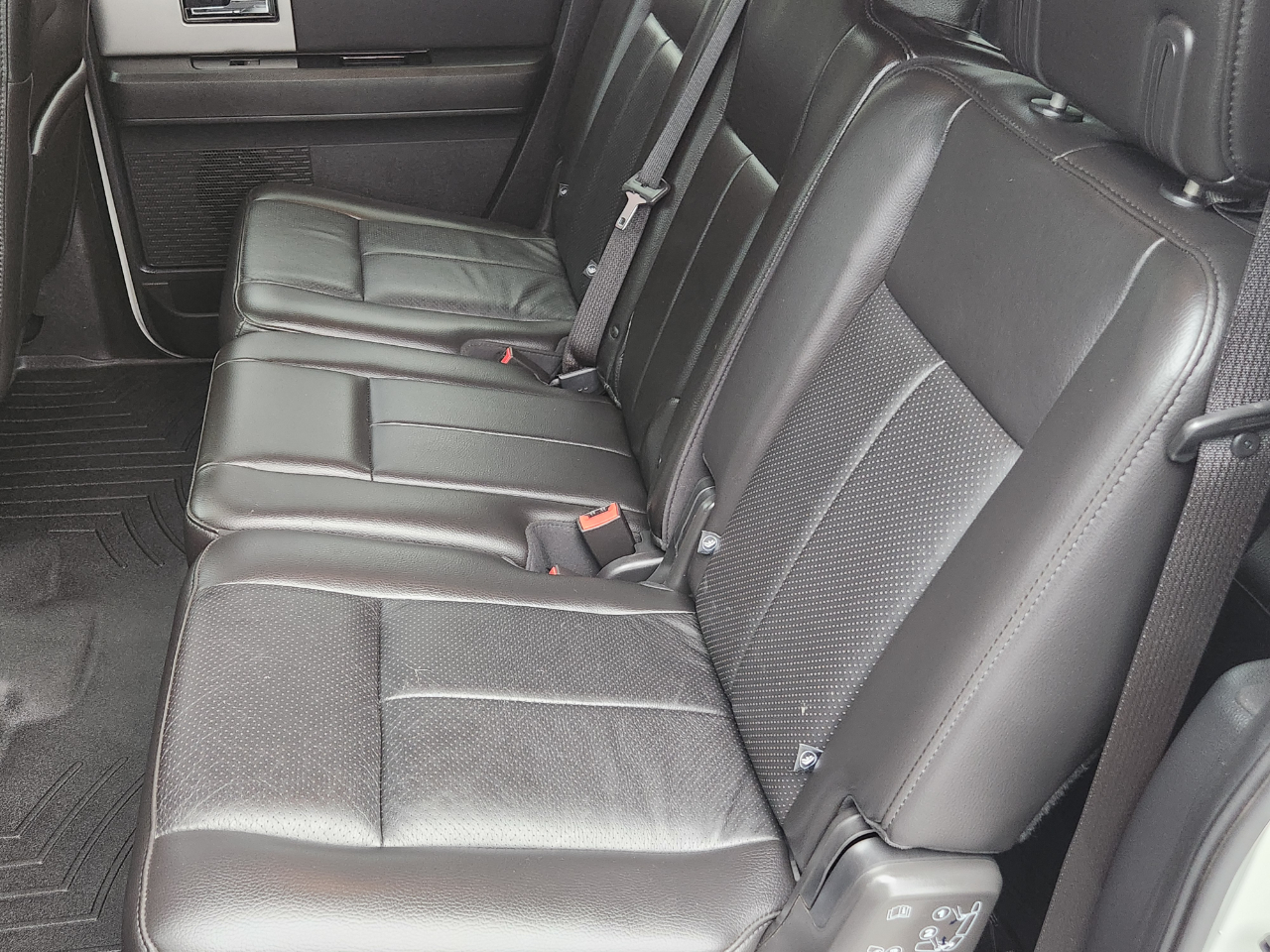 Ford Expedition EL 4WD 4dr Limited 2013