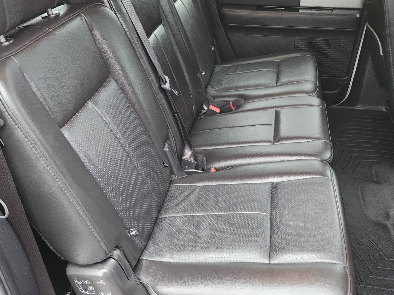 Ford Expedition EL 4WD 4dr Limited 2013