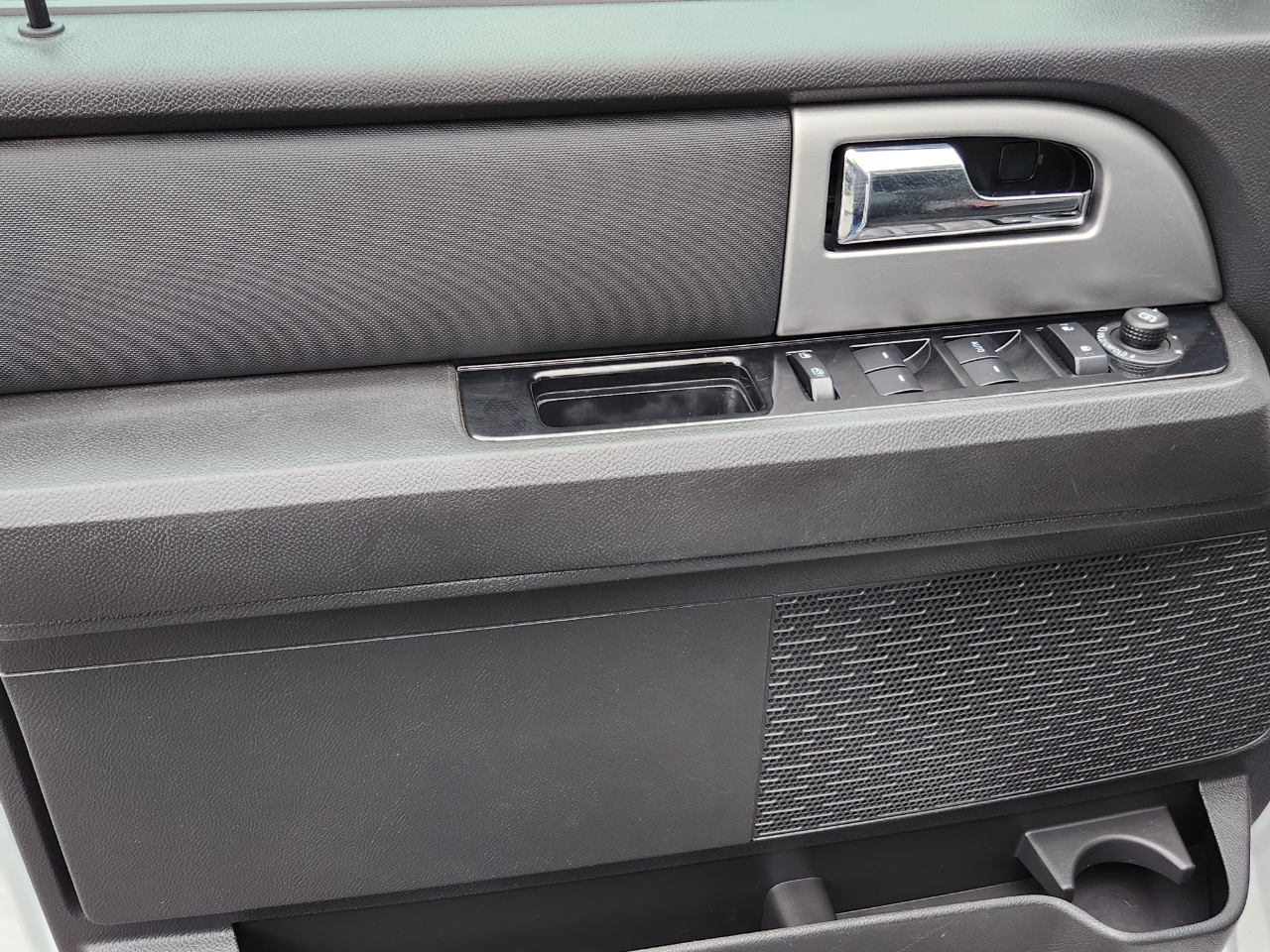 Ford Expedition EL 4WD 4dr Limited 2013