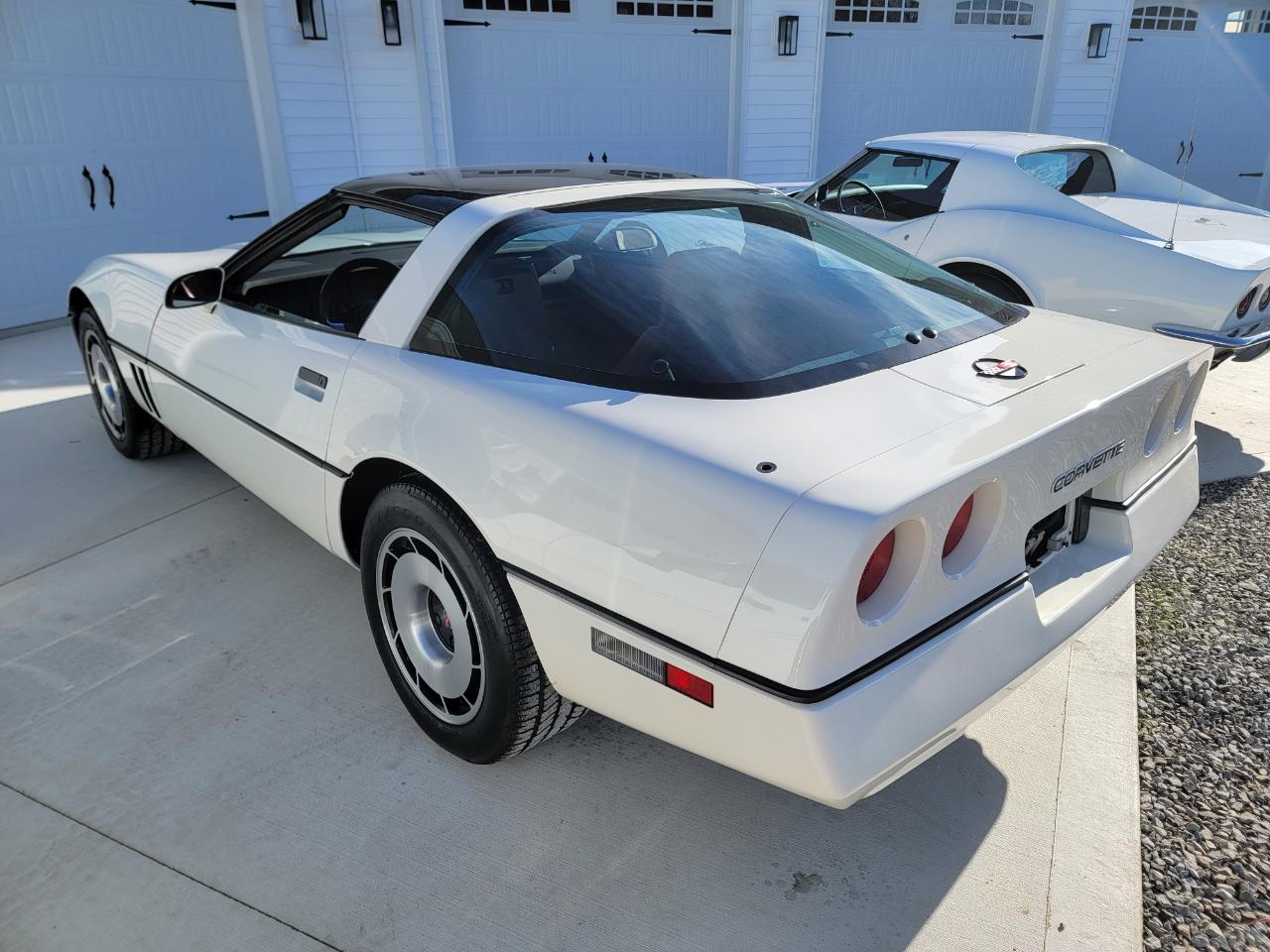 Chevrolet Corvette 2dr Hatchback Coupe 1984