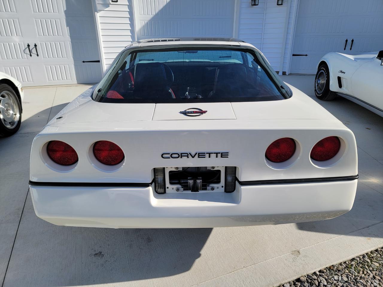 Chevrolet Corvette 2dr Hatchback Coupe 1984