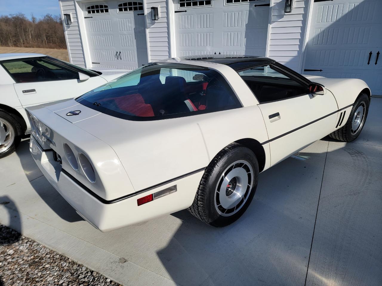 Chevrolet Corvette 2dr Hatchback Coupe 1984