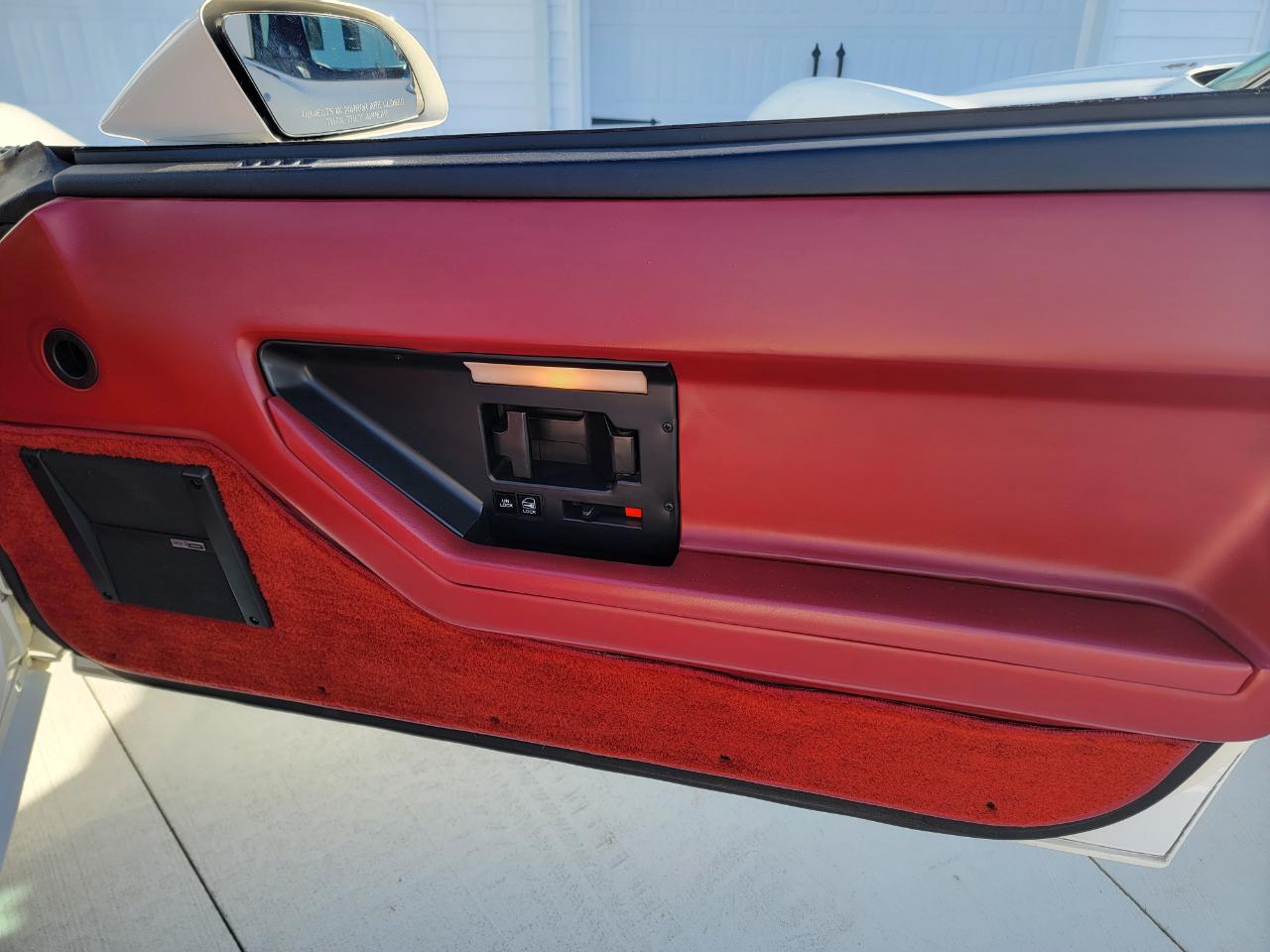 Chevrolet Corvette 2dr Hatchback Coupe 1984